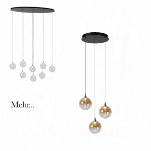 Es werden zwei moderne Pendelleuchten - Gigi-Leuchten ausgestellt. Die linke Leuchte hat sieben Glaskugeln in unterschiedlichen Höhen, die der Gisela-Kollektion ähneln. Die rechte hat drei gleichmäßig verteilte bronzefarbene Kugeln. Beide hängen elegant an einem runden schwarzen Sockel mit der Aufschrift „Mehr...“ auf dem Bild.