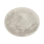 Ein Foto der Deckenleuchte - Moon von Licht Factory, die die Mondoberfläche nachahmt. Ihre graue Textur imitiert kunstvoll Krater und Schattierungen und strahlt ein ätherisches Leuchten aus, das an die Schönheit des Mondes erinnert.