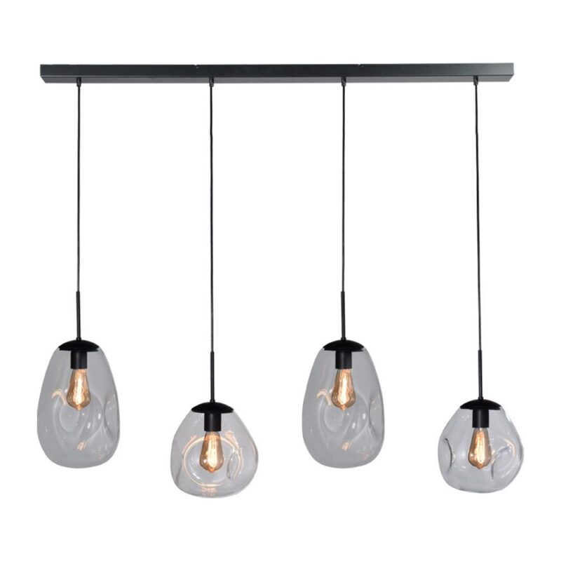 Die Bubble 4er Pendelleuchte verfügt über vier transparente Glasschirme mit freiliegenden Glühlampen, die elegant an einer rechteckigen schwarzen Halterung mit glatten schwarzen Kabeln hängen.