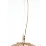 Das Produktbild zeigt die Pendelleuchte – Fawn, eine beige Hängelampe mit geripptem Design und zwei Kabeln in einem modernen, minimalistischen Stil vor einem schlichten weißen Hintergrund.