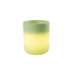 Der In & Outdoor LED Blumentopf - Lumi Elegant ist ein zylindrischer Keramikpflanzer mit einer glatten, von Grün nach Gelb verlaufenden Oberfläche, ideal für ein modernes Dekor.