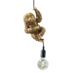 Die Pendelleuchte – Fauli zeigt eine skurrile, goldfarbene Faultierskulptur, die an einer schwarzen Kordel hängt. Darunter befindet sich eine freiliegende Glühlampe, die für eine verspielte und einzigartige Note sorgt.