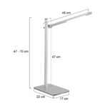 Die Tischleuchte – Leve bietet eine einstellbare Höhe von 47 bis 70 cm, verfügt über einen schlanken rechteckigen Sockel von 22 x 17 cm und einen 46 cm ausziehbaren Lampenkopf, ideal für vielseitige Beleuchtung in jedem Raum.