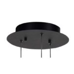 Die Tara 3er Rondell ist eine runde schwarze Pendelleuchte mit drei Kabeln, die von einem runden Sockel herabhängen. Ihre glatte, matte Oberfläche unterstreicht ihr minimalistisches und elegantes Design.