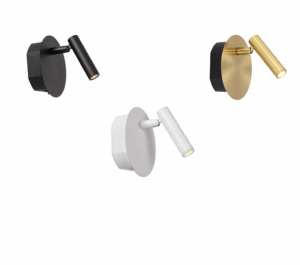 Drei wandmontierte zylindrische Leuchten in mattschwarz, mattweiß und mattgold auf einem schlanken Sockel erinnern an den Akku-Bettlampe-NoctaLite-Stil. Ihr minimalistisches Design erzeugt eine gemütliche diagonale Anzeige für kabelloses Lesevergnügen und Komfort im Schlafzimmer.