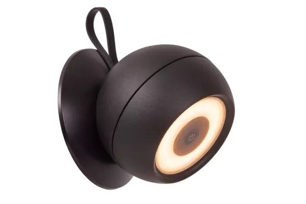 Die Wandleuchte In-Outdoor - Luna ist eine moderne, schwarze, runde Wandleuchte mit leuchtendem, zentralem, rundem LED-Licht. Sie hat ein schlankes Design und verfügt über eine kleine Schlaufe zum einfachen Anbringen oder Aufhängen.