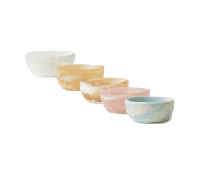 mehrere schallen auf einen bild