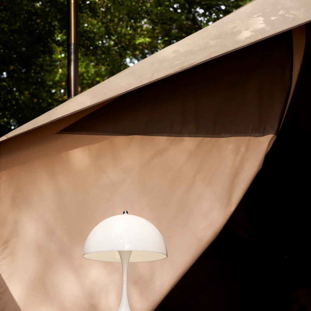 60037_60037_SS24-Panthella-250-Portable-Glamping-Denmark-000254655.png